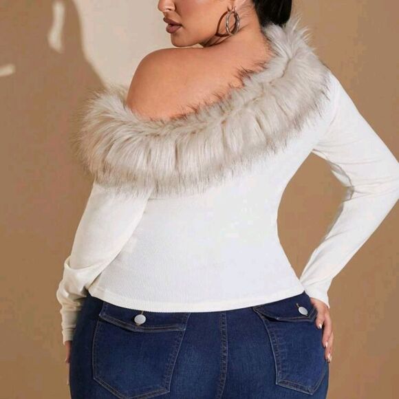 Elegant Off-Shoulder White Sweater with Faux Fur Trim 3X - Picture 2 of 7